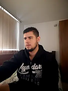 Snapshot of ryan_evanss chatting on September 30, 2:33 pm ryan evanss online show from September 30, 2:33 pm