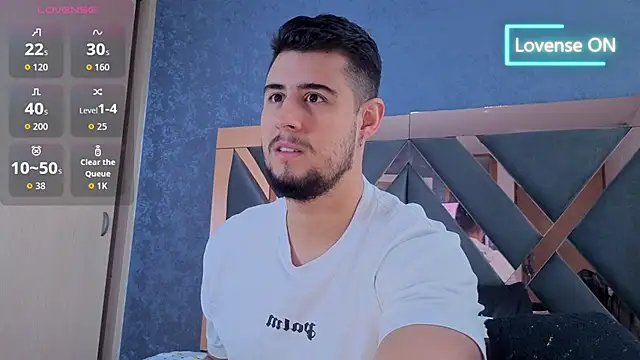 Snapshot of ryan_evanss chatting on October 17, 12:08 pm ryan evanss online show from October 17, 12:08 pm