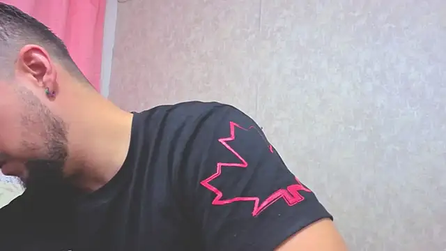 Snapshot of ryan_evanss chatting on October 28, 10:52 am ryan evanss online show from October 28, 10:52 am