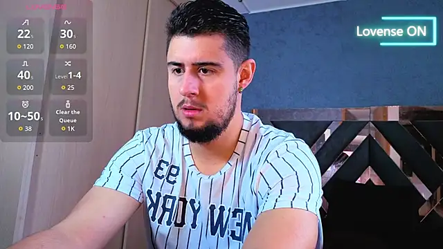 Snapshot of ryan_evanss chatting on November 3, 11:33 am ryan evanss online show from November 3, 11:33 am