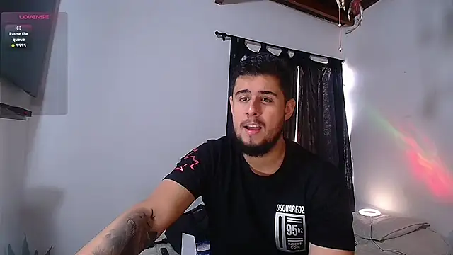 Snapshot of ryan_evanss chatting on November 8, 2:28 pm ryan evanss online show from November 8, 2:28 pm