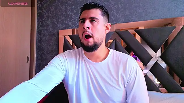 Snapshot of ryan_evanss chatting on November 12, 1:00 pm ryan evanss online show from November 12, 1:00 pm