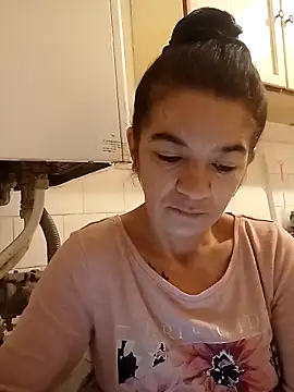 Snapshot of alinaalinutzq chatting on November 29, 5:21 am alinaalinutzq online show from November 29, 5:21 am