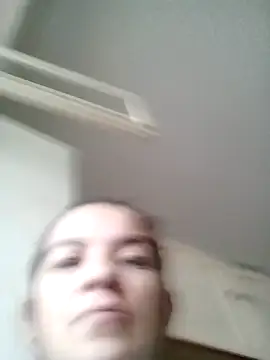 Snapshot of alinaalinutzq chatting on December 2, 7:03 am alinaalinutzq online show from December 2, 7:03 am