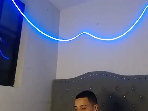 Snapshot of xalejo_max chatting on September 18, 9:28 pm xalejo max online show from September 18, 9:28 pm