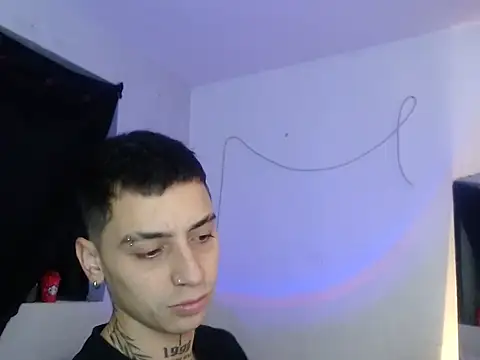 Snapshot of xalejo_max chatting on November 12, 7:24 pm xalejo max online show from November 12, 7:24 pm