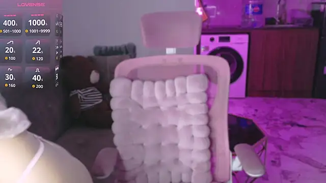 Phuong Bee online show from April 5, 1:41 pm