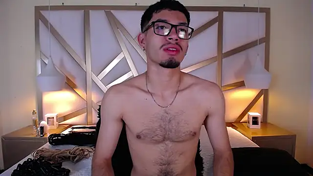 Snapshot of Jaxon_Carter chatting on October 22, 11:15 pm Jaxon Carter online show from October 22, 11:15 pm