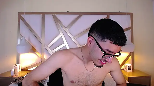 Snapshot of Jaxon_Carter chatting on November 15, 9:11 pm Jaxon Carter online show from November 15, 9:11 pm