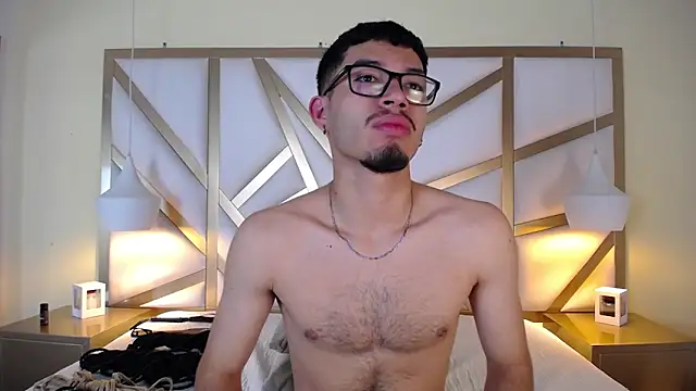 Snapshot of Jaxon_Carter chatting on November 19, 11:27 pm Jaxon Carter online show from November 19, 11:27 pm