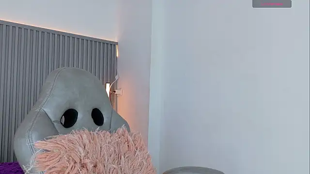 Celeste Presstigge online show from February 20, 10:10 pm