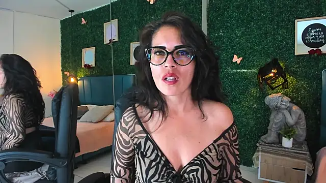 Linagh  online show from October 27, 5:17 pm