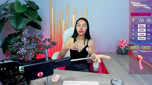 Snapshot of lucyy_liiuu chatting on September 9, 1:10 pm lucyy liiuu online show from September 9, 1:10 pm