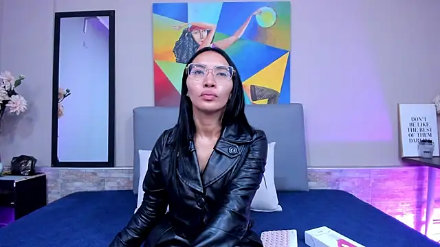 Snapshot of lucyy_liiuu chatting on September 10, 1:00 pm lucyy liiuu online show from September 10, 1:00 pm