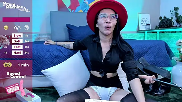 Snapshot of lucyy_liiuu chatting on September 16, 1:12 pm lucyy liiuu online show from September 16, 1:12 pm