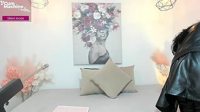 Snapshot of lucyy_liiuu chatting on September 26, 1:04 pm lucyy liiuu online show from September 26, 1:04 pm