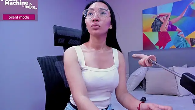 Snapshot of lucyy_liiuu chatting on September 29, 1:05 pm lucyy liiuu online show from September 29, 1:05 pm