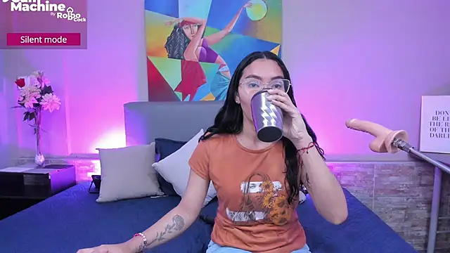 Snapshot of lucyy_liiuu chatting on October 6, 1:41 pm lucyy liiuu online show from October 6, 1:41 pm