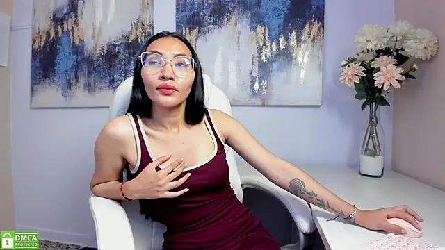 Snapshot of lucyy_liiuu chatting on November 13, 3:55 pm lucyy liiuu online show from November 13, 3:55 pm