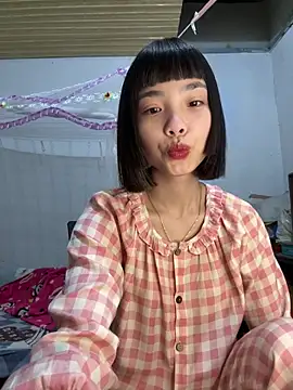 andymi1 online show from April 19, 2:33 am