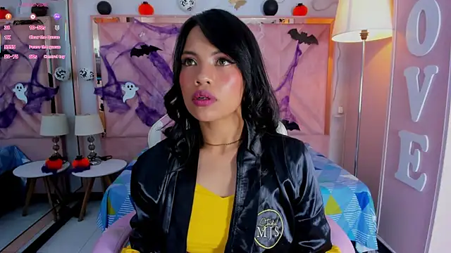 Snapshot of anyjones_ chatting on October 30, 7:10 am anyjones online show from October 30, 7:10 am