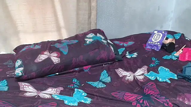 Snapshot of curvydarckcohocolate chatting on September 27, 4:50 am curvydarckcohocolate online show from September 27, 4:50 am