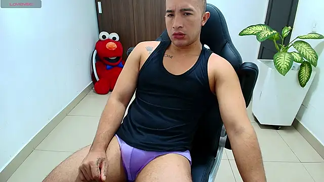 sebastian oconnor77 online show from October 17, 12:41 pm