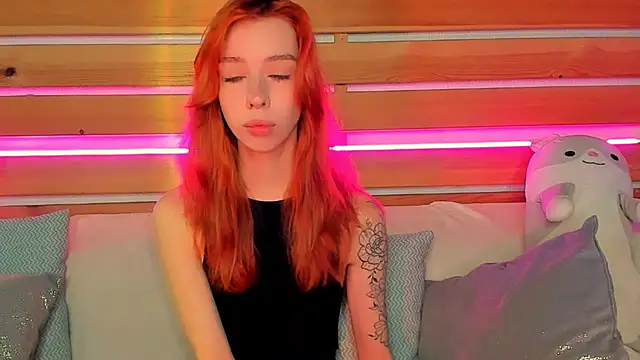 Lori Williams online show from October 9, 1:03 am