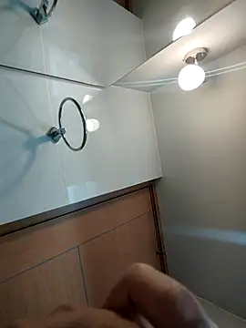 airamoon online show from September 22, 5:37 pm