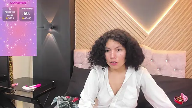 angelita martins online show from November 25, 8:09 pm