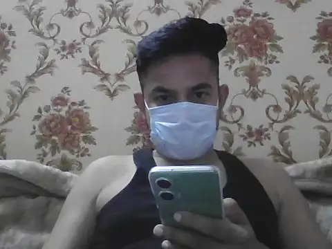 Snapshot of NIVAN_7251 chatting on November 14, 11:31 am NIVAN 7251 online show from November 14, 11:31 am