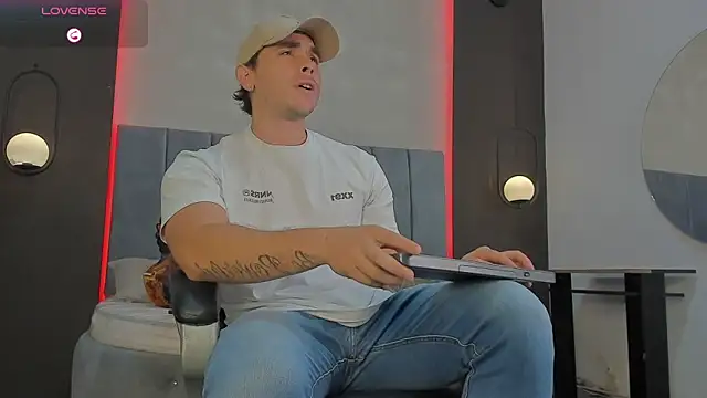 Liam walk  online show from March 12, 8:04 pm