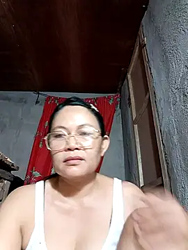 Everleigh mom online show from October 22, 8:03 am