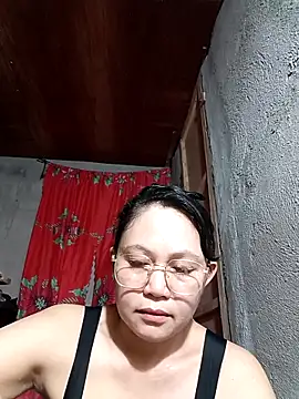 Everleigh mom online show from November 17, 5:57 am