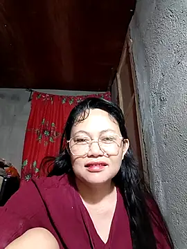 Everleigh mom online show from November 17, 7:52 pm