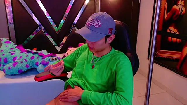 alandelrey57 online show from February 3, 6:40 am