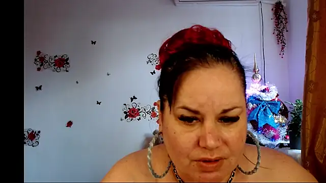 Snapshot of andreea2011 chatting on November 17, 8:20 am andreea2011 online show from November 17, 8:20 am