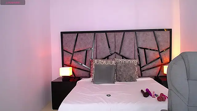 JeinnoveMontenegr0 online show from November 25, 11:54 am