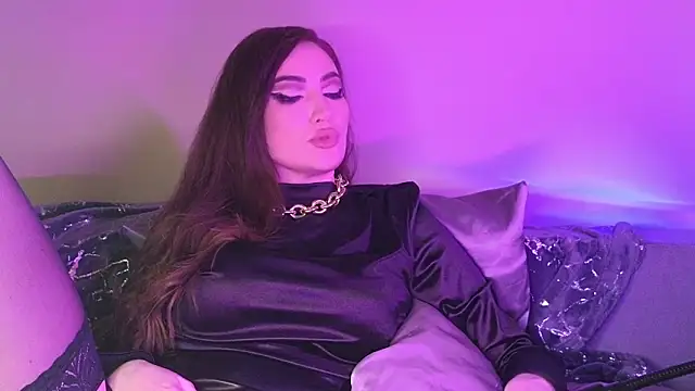 Snapshot of AliceJameson chatting on November 4, 9:25 pm AliceJameson online show from November 4, 9:25 pm