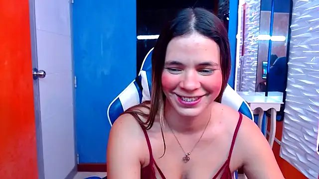 Snapshot of maira_tf chatting on November 19, 4:12 am maira tf online show from November 19, 4:12 am