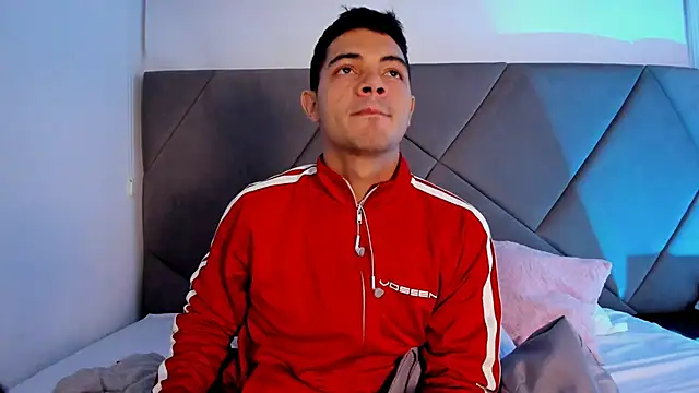 Snapshot of andrew_colleman chatting on September 28, 5:46 am andrew colleman online show from September 28, 5:46 am