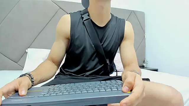 Snapshot of andrew_colleman chatting on September 29, 4:06 am andrew colleman online show from September 29, 4:06 am