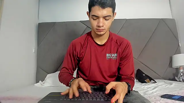 Snapshot of andrew_colleman chatting on October 7, 3:36 am andrew colleman online show from October 7, 3:36 am