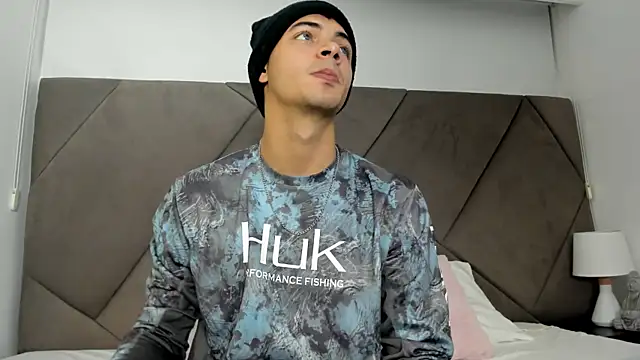 Snapshot of andrew_colleman chatting on November 6, 6:03 am andrew colleman online show from November 6, 6:03 am