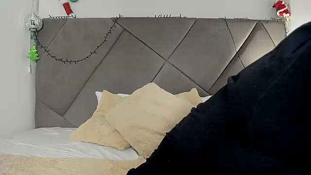 Snapshot of andrew_colleman chatting on November 21, 4:22 am andrew colleman online show from November 21, 4:22 am