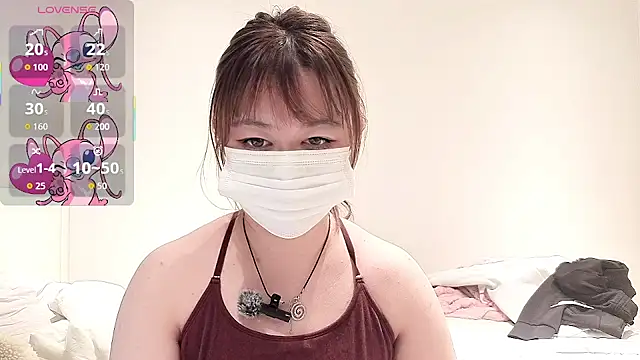 Snapshot of leelana217 chatting on November 18, 7:51 pm leelana217 online show from November 18, 7:51 pm