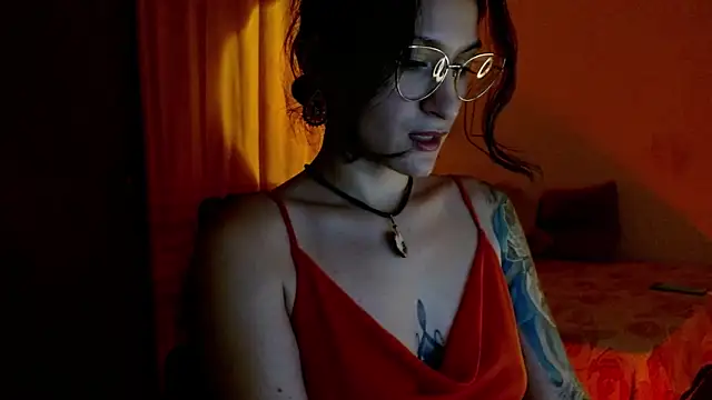 lia ana online show from April 3, 7:17 am