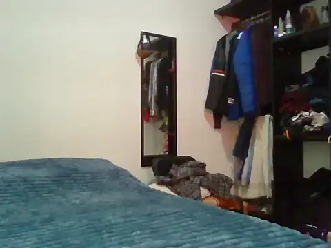 Snapshot of Barrx0018 chatting on December 17, 5:41 pm Barrx0018 online show from December 17, 5:41 pm