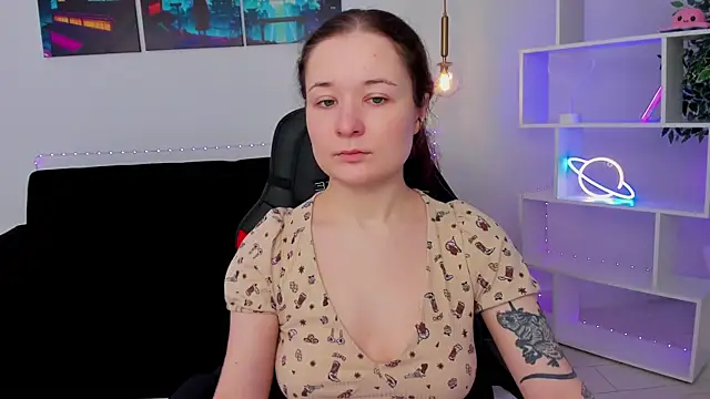 Snapshot of NancyJonson chatting on November 11, 3:28 am NancyJonson online show from November 11, 3:28 am