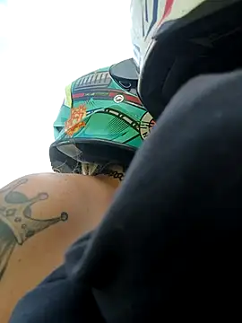 Snapshot of Fernandar2025 chatting on October 5, 8:18 pm Fernandar2025 online show from October 5, 8:18 pm